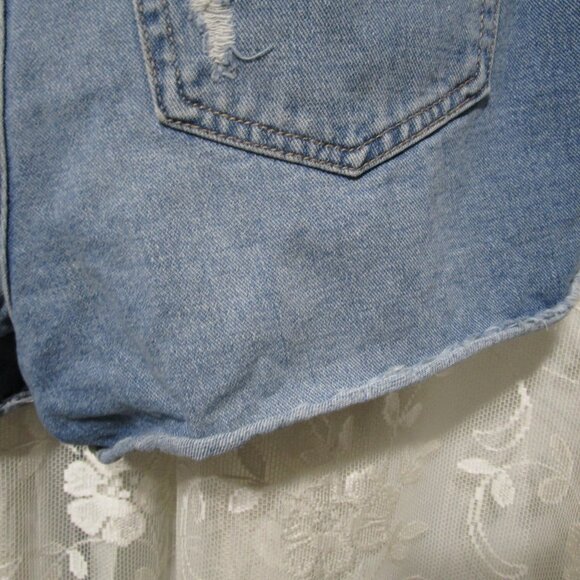 Time and Tru High Rise Floral Embroidered Denim Shorts size 10 Boho Coachella - Picture 11 of 13